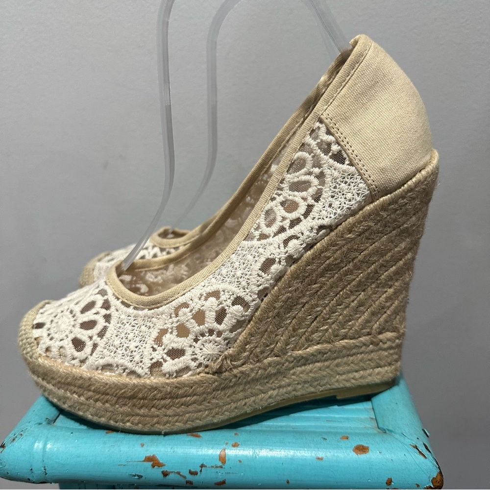 Groove Footwear Natural Crochet Bestie Espadrille Size 8
